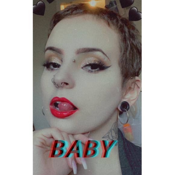 angelahill820